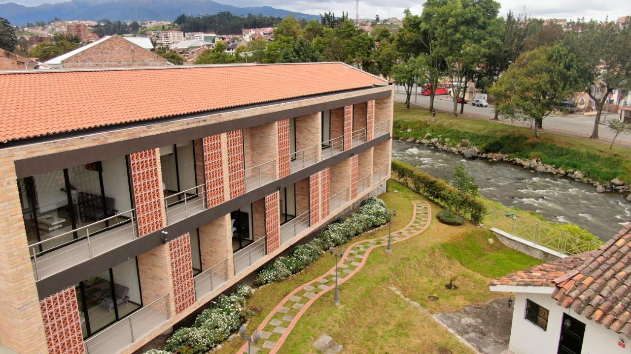 Hotel & Suites En Cuenca, Venue Batan Buitenkant foto