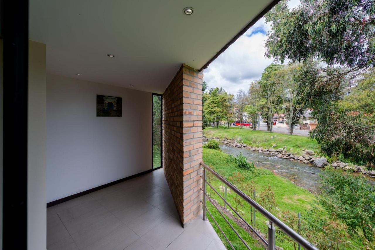 Hotel & Suites En Cuenca, Venue Batan Buitenkant foto