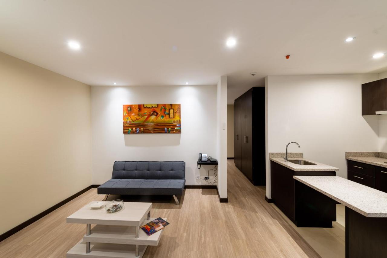 Hotel & Suites En Cuenca, Venue Batan Buitenkant foto